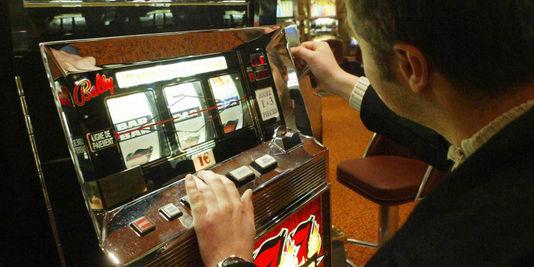 Betriebsfehler an geldspielautomaten in deutschland hunderte spieler raumen gewinne ab